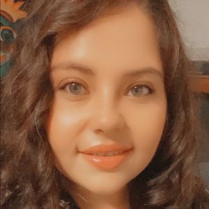 Meet your Posher, Leanne